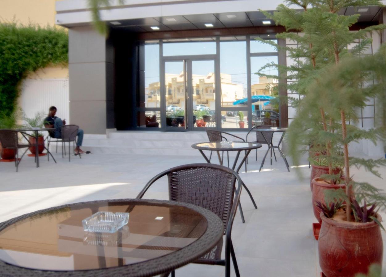Urban Hotel นูแอกชอต ภายนอก รูปภาพ